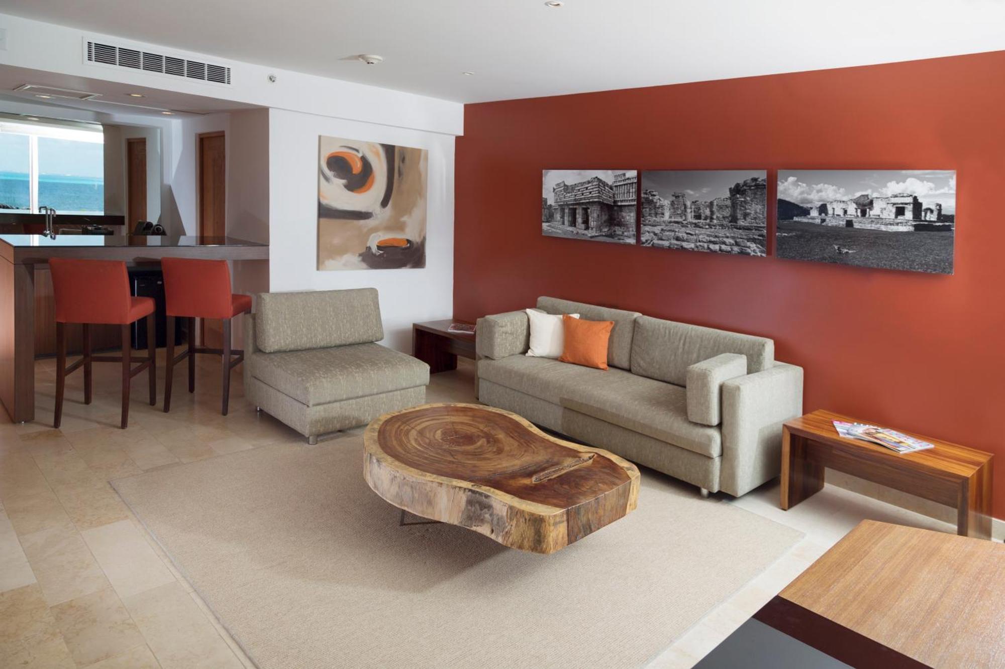 Club Queen Suite with Ocean View